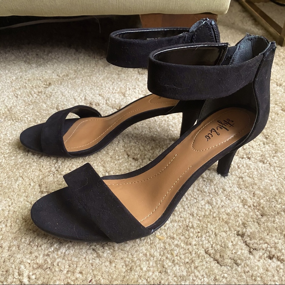 Suede black heels